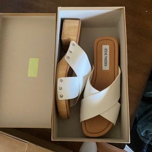 Steve Madden Bryna White Healed sandal